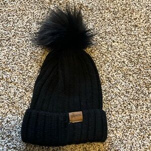 Black Pom-Pom Beanie